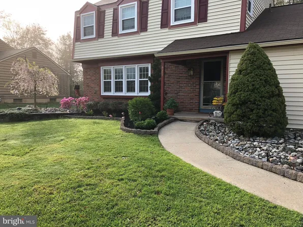 925 Doncaster Dr, West Deptford, NJ 08066