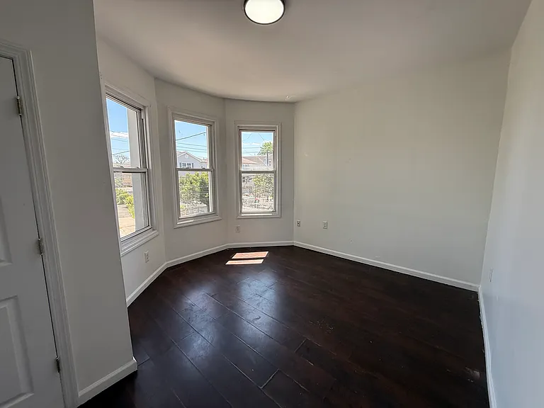 480 Irvine Turner Blvd #2 — Photo 2