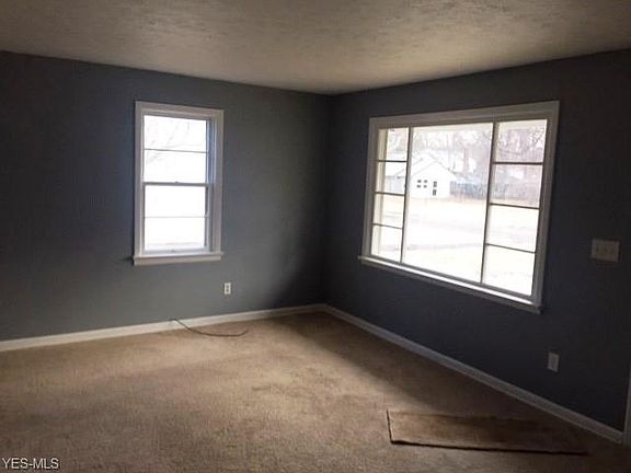 5th image of 1528 Grove Ave