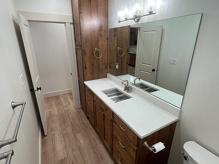 818 W Manor Crest Ln #BASEMENT — Photo 16