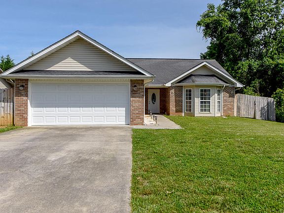 2nd image of 2311 Cayugas Ln