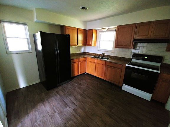 4th image of 961 Valley View Dr #2