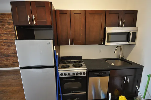 Rented by REAL New York | media 30