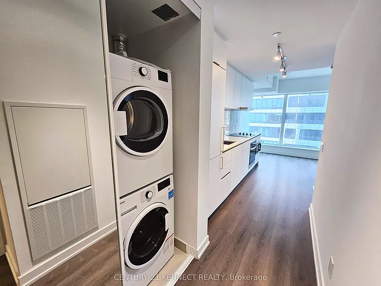 8 Wellesley St W #1106 — Photo 9