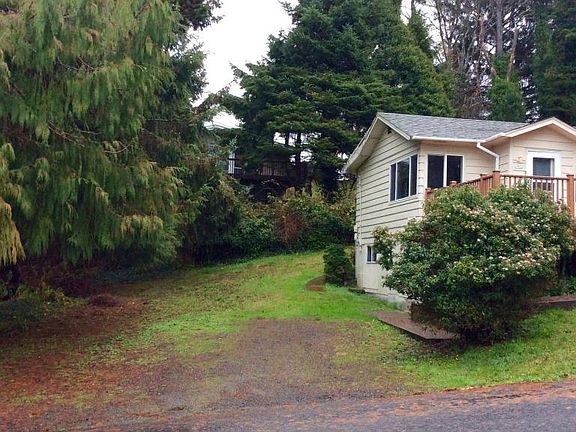 2nd image of 2922 NW Oar Ave