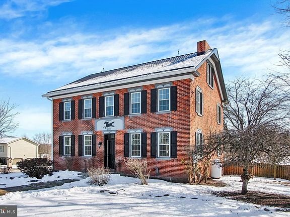 2nd image of 5777 Pine Rd