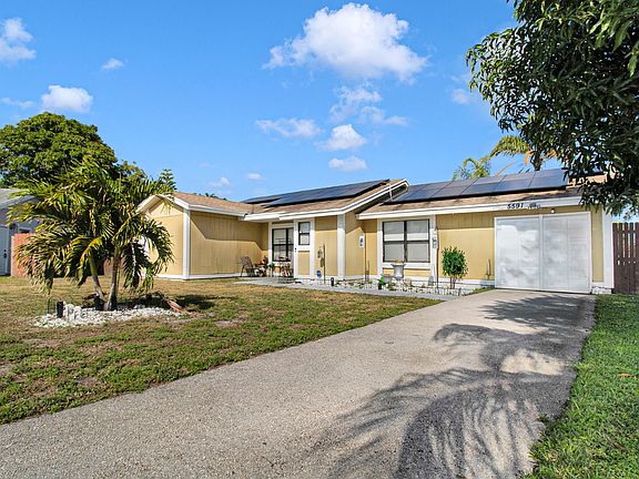 2nd image of 5591 Cynwyd Circle
