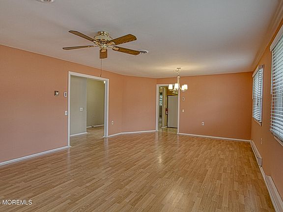 5th image of 14 Monmouth Lane #B