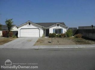3630 Columbia St, Selma, CA 93662