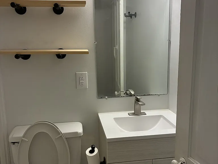 303 N Market St #B — Photo 8
