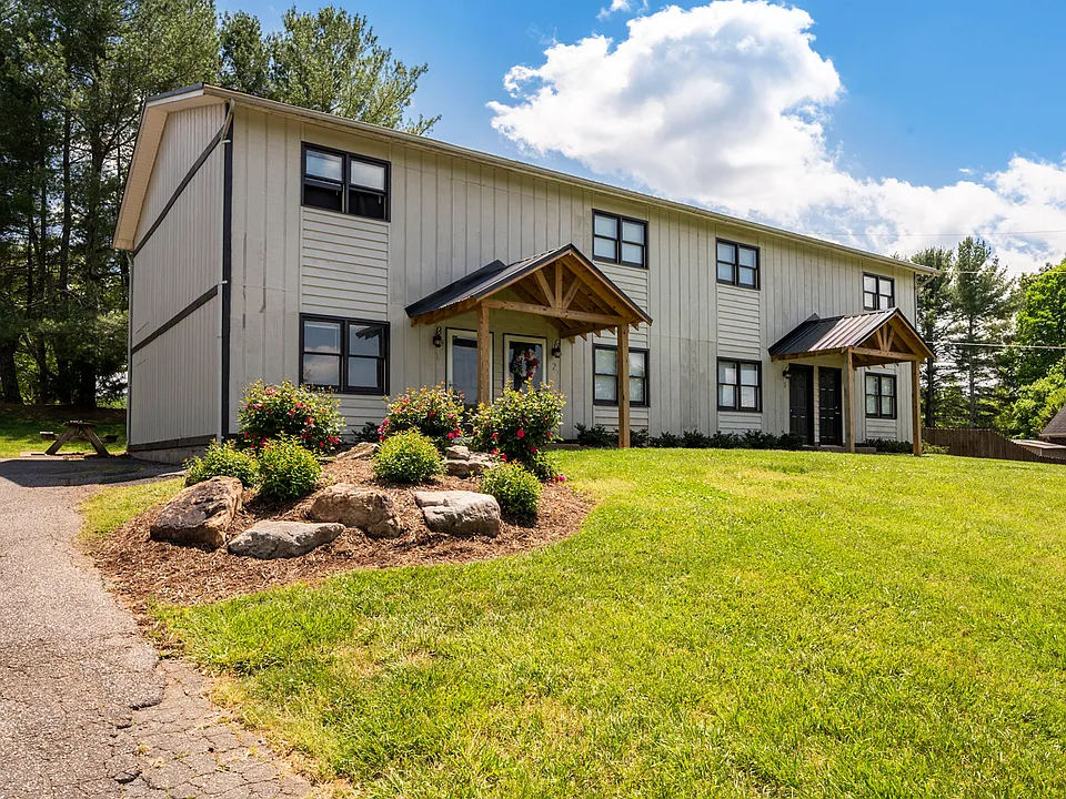 111 Stamey Ave #3