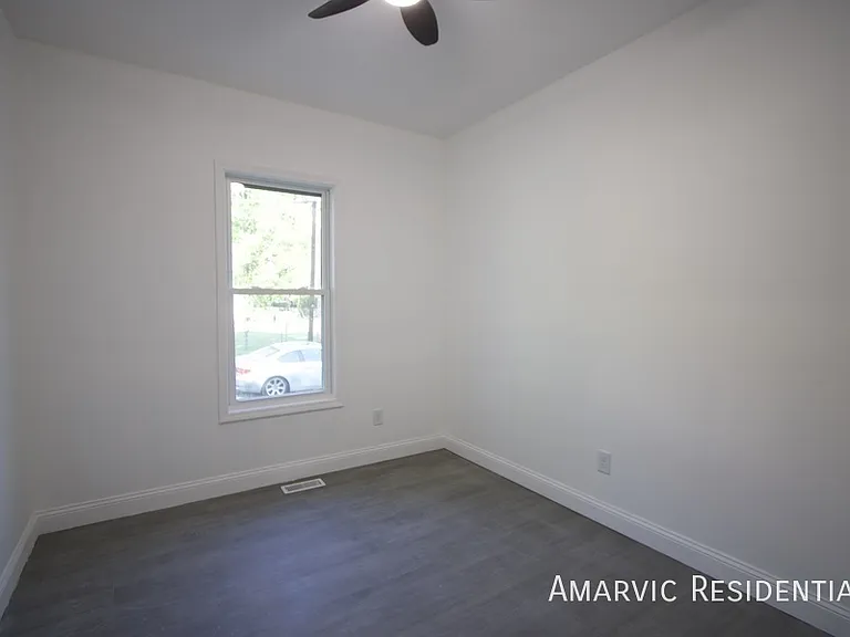 621 Singletary St SE — Photo 20