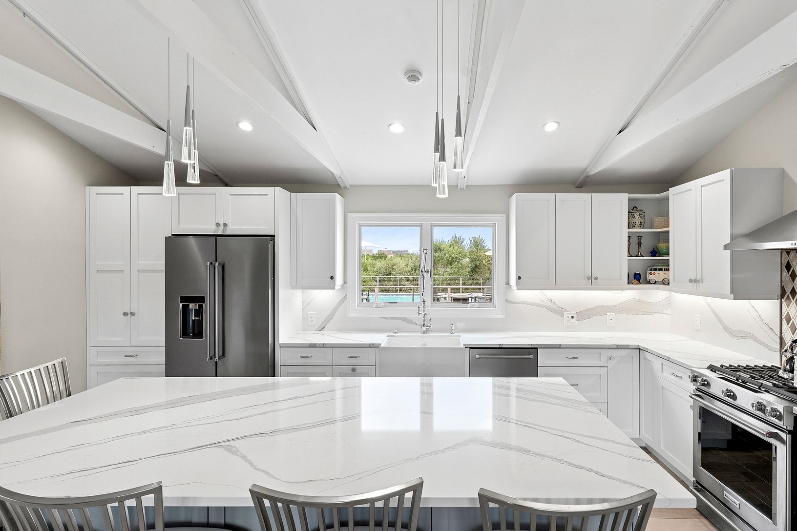 All stainless steel appliances: refrigerator, gas range, microwave, 2 refrigerator drawers, dishwash