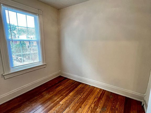 2nd image of 3024 Stuart Ave APT 6