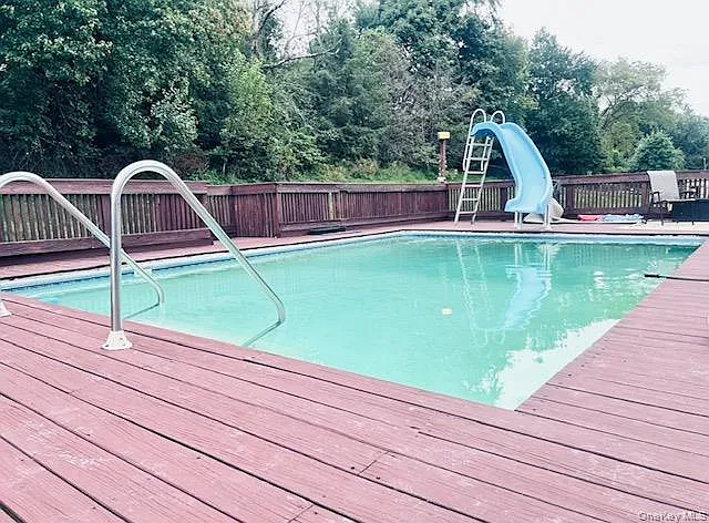 4 bed, 2.0 bath, 2160 sqft, $4,450 — Photo 1