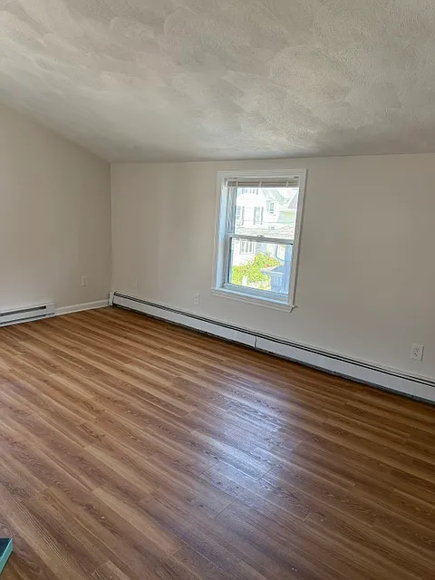2 bed, 800 sqft, $2,550 — Photo 3