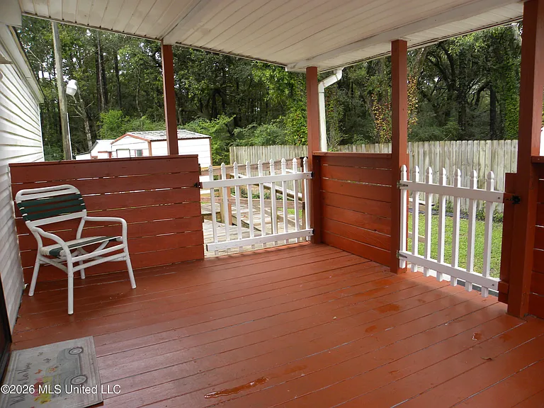 18265 Robin Oaks Dr — Photo 8