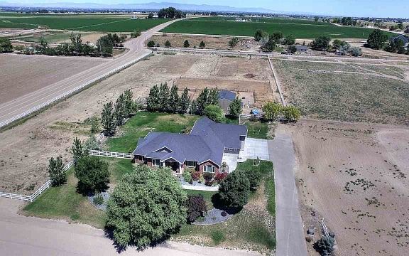 2nd image of 17446 Sunnydale Pl