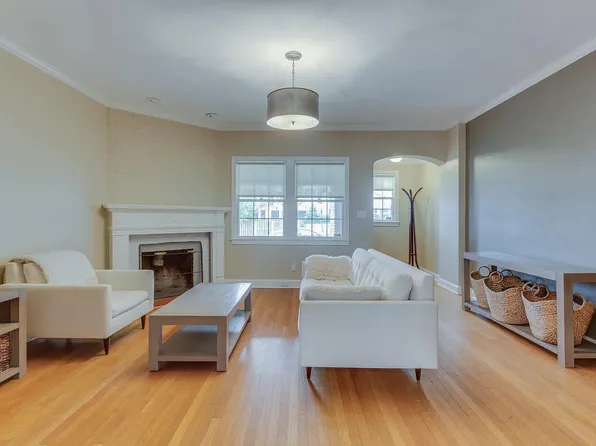 1774 Hobart St NW, Washington, DC 20009