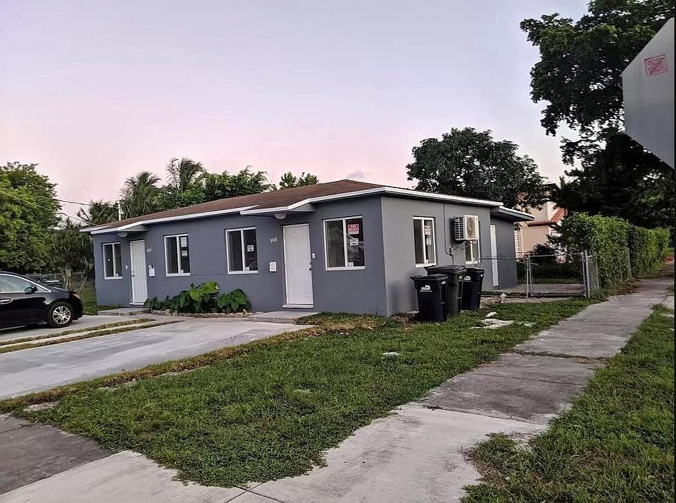 1st image of 5988 NW 39th St