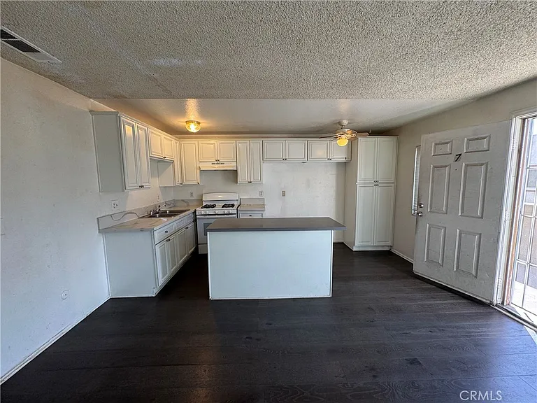 3751 Harvill Ln — Photo 1