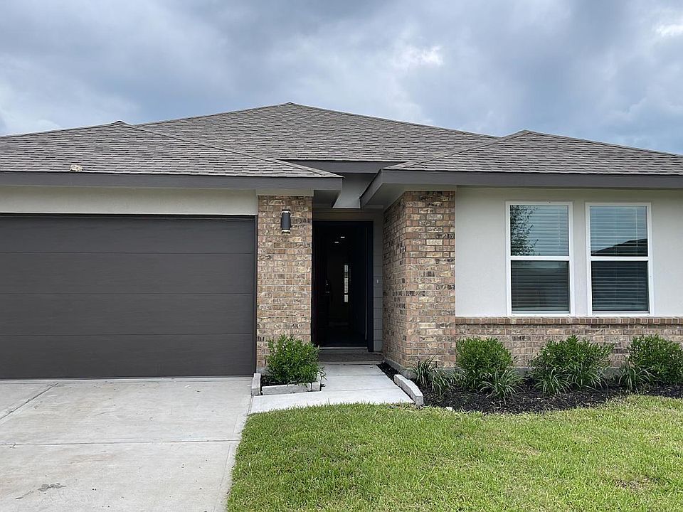 1st image of 827 Silver Kettle Dr