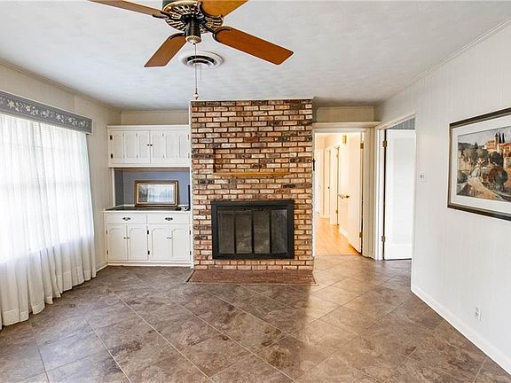 5th image of 1014 N Bonnie Brae St