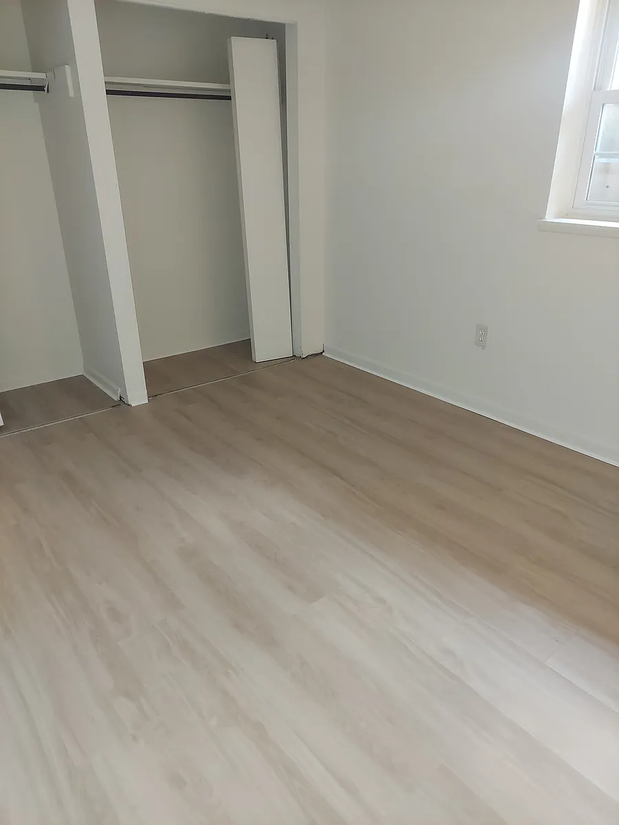Building Photo - 901 Rupp Ave #12