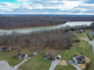 44 Pioneer Dr, Taylorsville, KY 40071