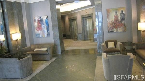 1st image of 300 3rd St APT 1001