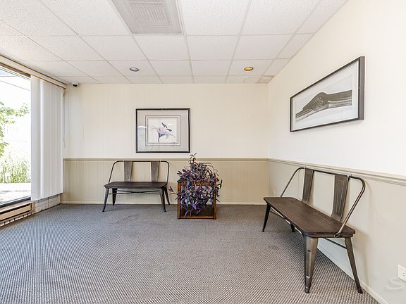 2nd image of 9737 N Fox Glen Dr APT 1N