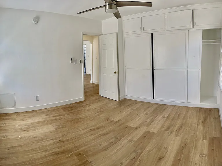 1215 S Fairfax Ave — Photo 28