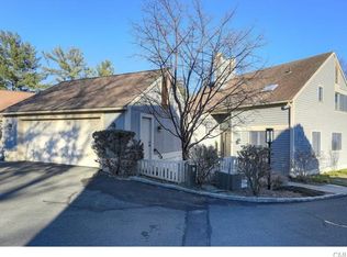 218 W Lyon Farm Dr, Greenwich, CT 06831