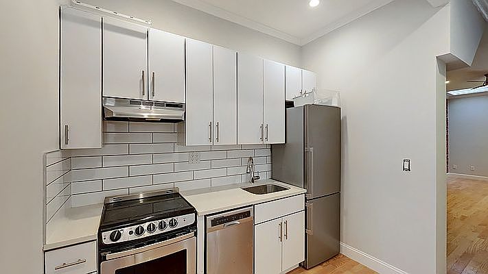 1st image of 1660 1st Ave APT 4S