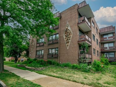 6517 N California Ave APT 202, Chicago, IL, 60645
