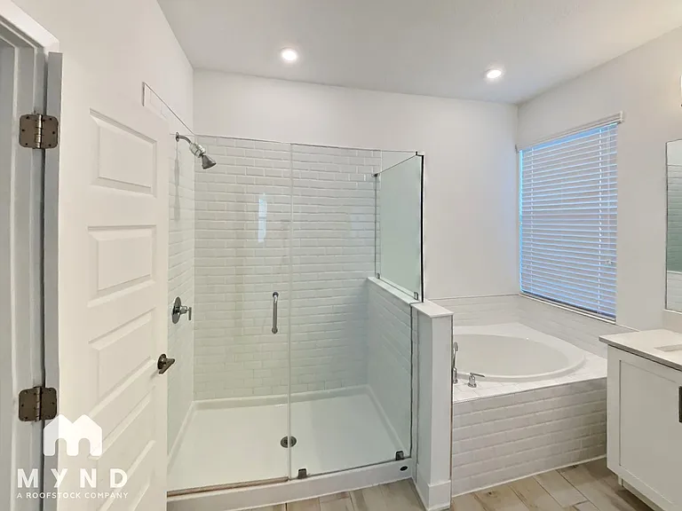 1712 E Lambright St N — Photo 12