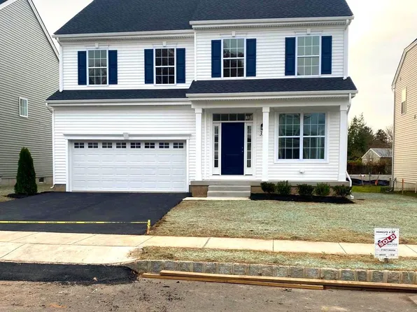 37 Misty Meadow Ln, Hamilton, NJ 08619