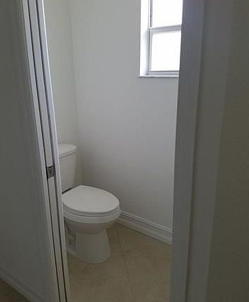 5th image of 2209 NW 7th Ter