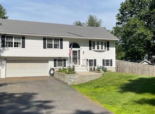 12 N Broadway, Atkinson, NH 03811