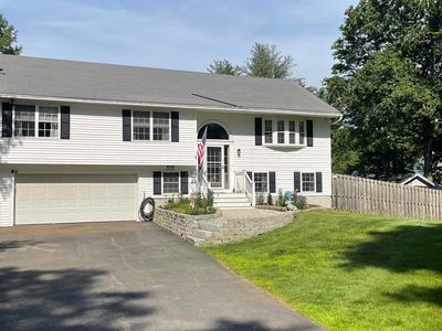 12 N. Broadway, Atkinson, NH, 03811