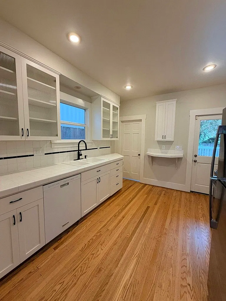 2848 SW Adams Street — Photo 3
