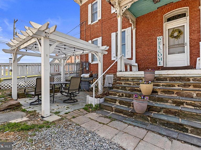 Listing photo 5