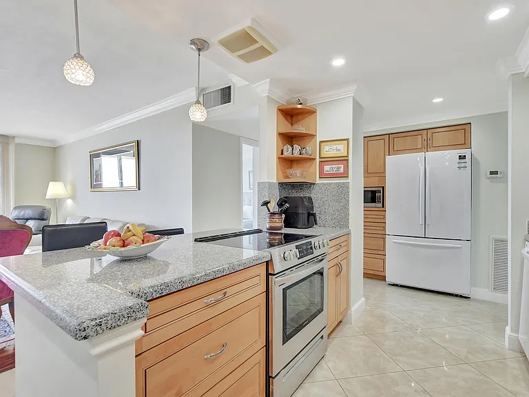 2121 N Ocean Blvd #1405E — Photo 9