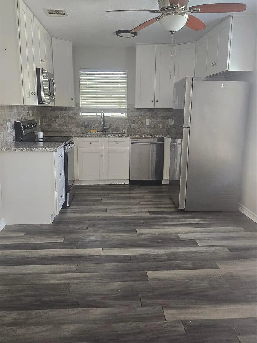 2 bed, 1.0 bath, 900 sqft, $1,450 — Photo 3