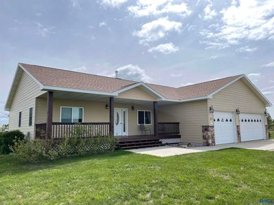 211 E White St, Bison, SD, 57620