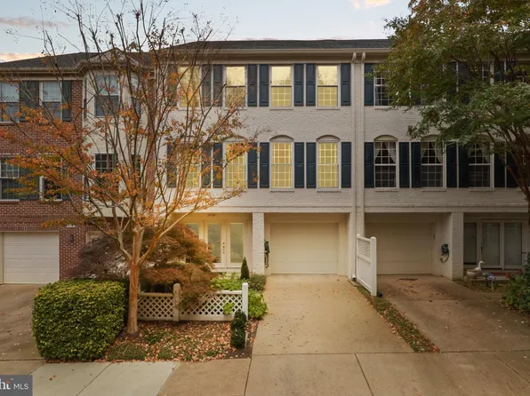 2729 Pembsly Dr, Vienna, VA 22181