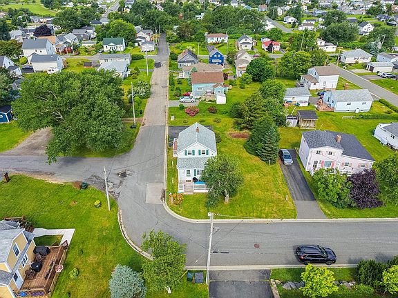 3rd image of 323 Patrick St