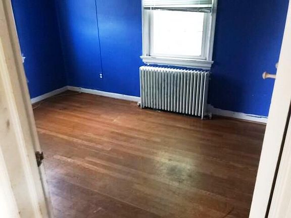 5th image of 3031 Maplelawn Ave NW