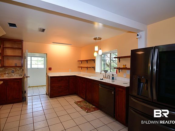 4th image of 6468 Belwood Dr W