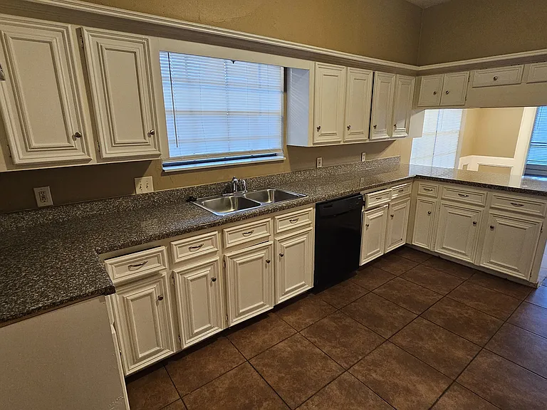 14734 Treborway Dr — Photo 15